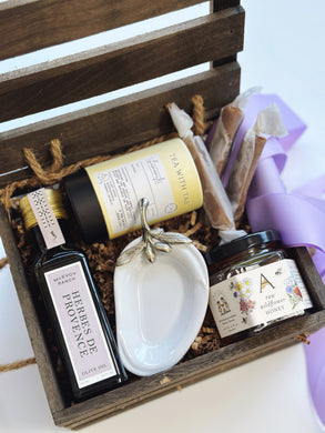Spring Gourmet Gift Box by Poppins & Post featuring a curated selection of gourmet treats and beautifully arranged packaging.