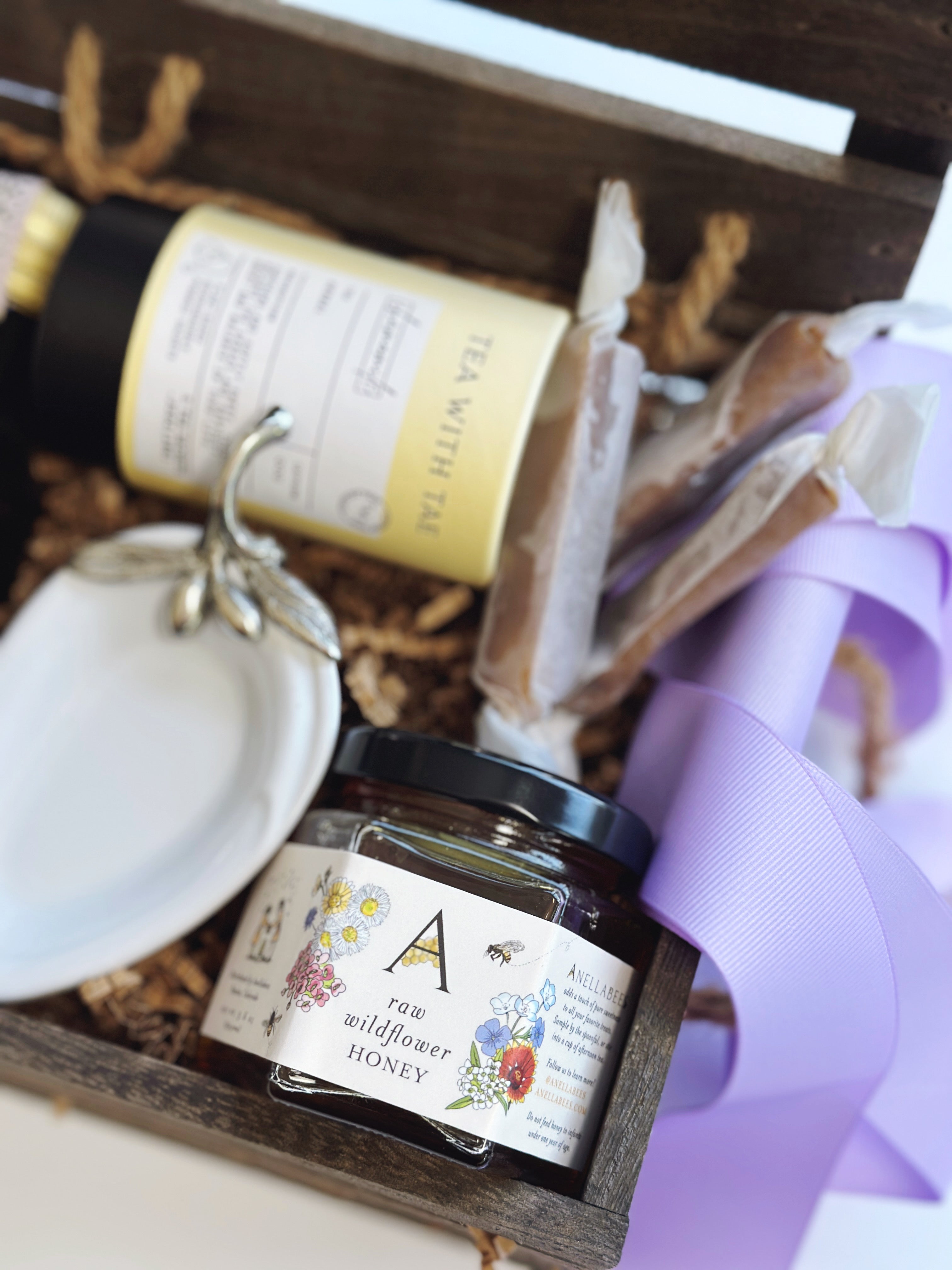 Spring Gourmet Gift Box by Poppins & Post featuring an elegant selection of gourmet treats and decorative packaging.