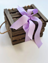 Spring Gourmet Gift Box from Poppins & Post featuring an elegant assortment of gourmet treats in a stylish gift box.