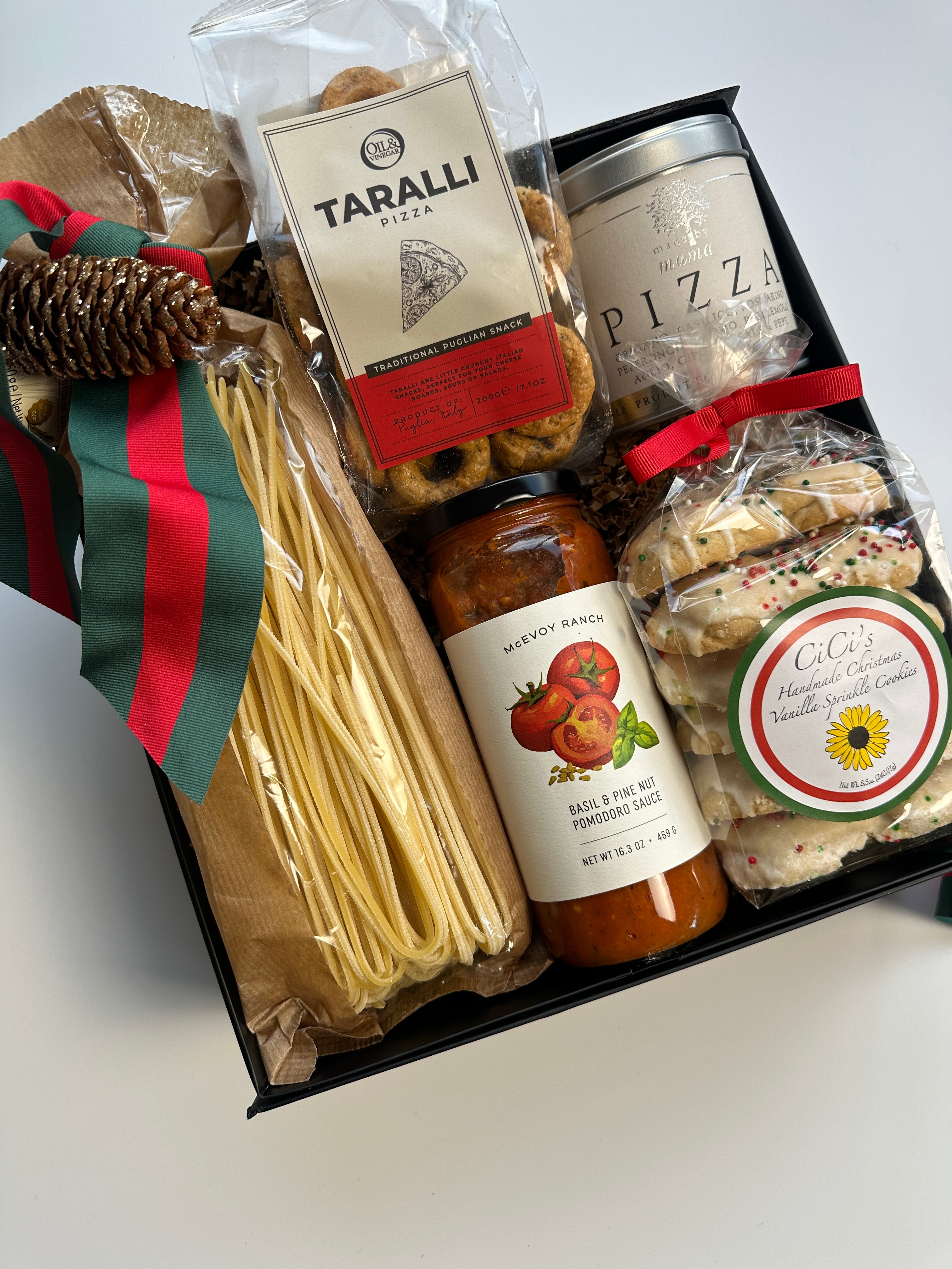 Poppins & Post Buon Natale gift box with colorful holiday-themed decorations and festive packaging.
